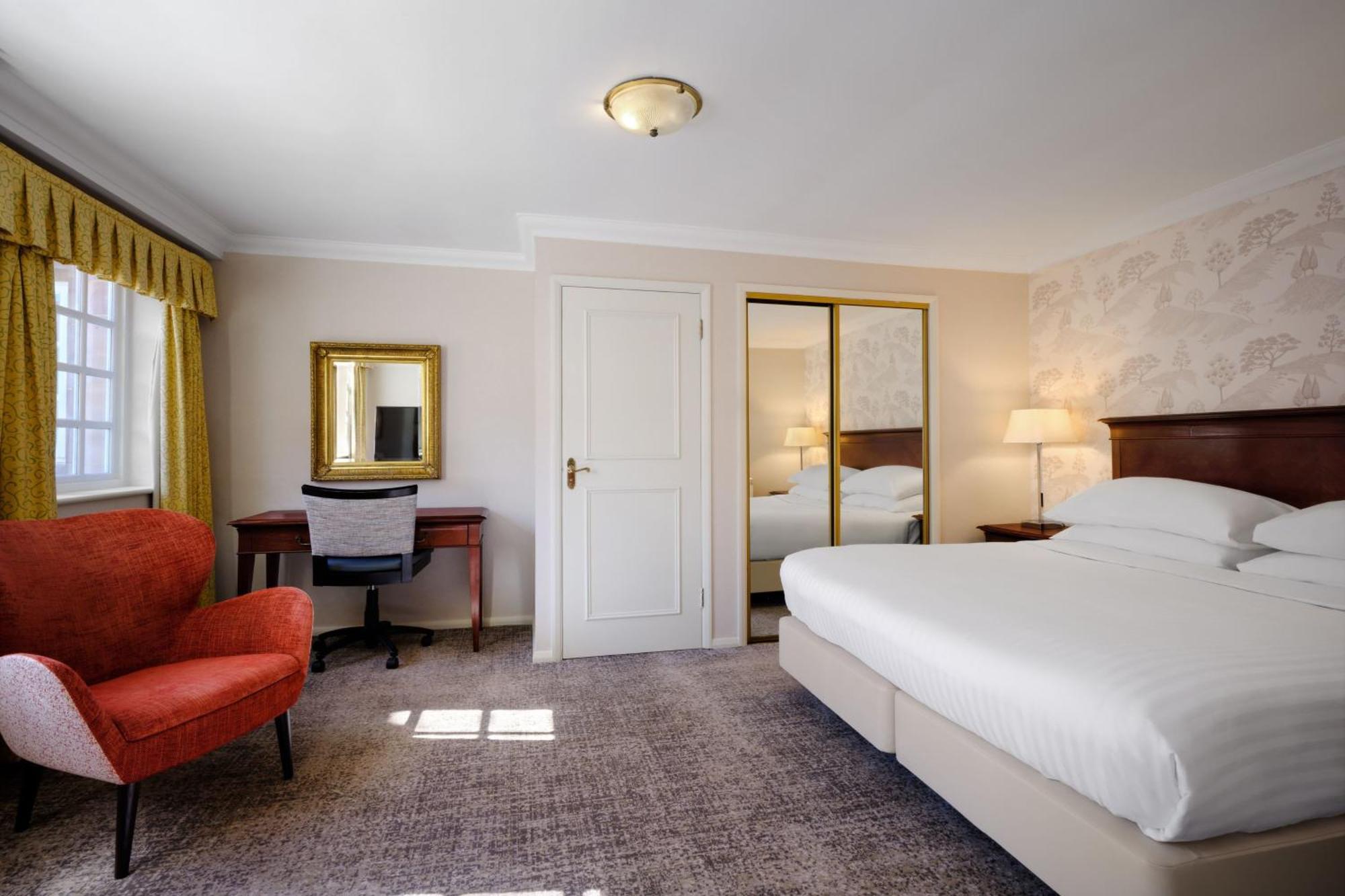 דרבי Delta Hotels By Marriott Breadsall Priory Country Club מראה חיצוני תמונה